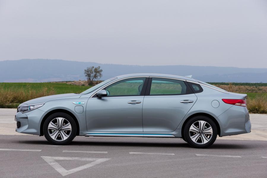 Kia Optima Plug-In Hybrid (JF) 2016 года  (WW) (фото 23 из 41)